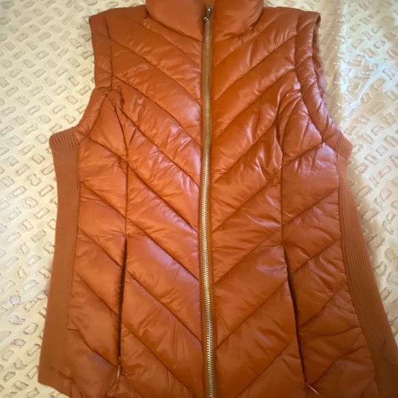 Love tree orange vest for woman’s - Picture 1 of 4